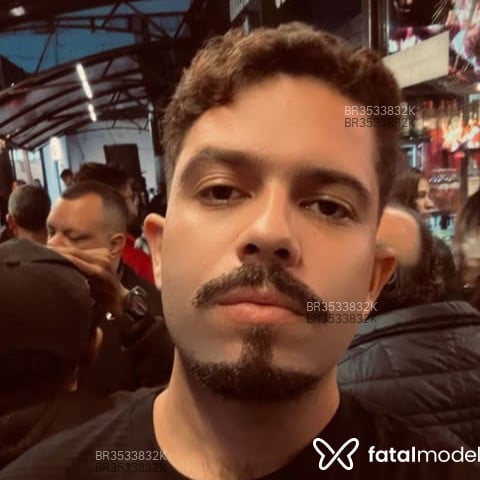 Acompanhante Mathew - Feed
