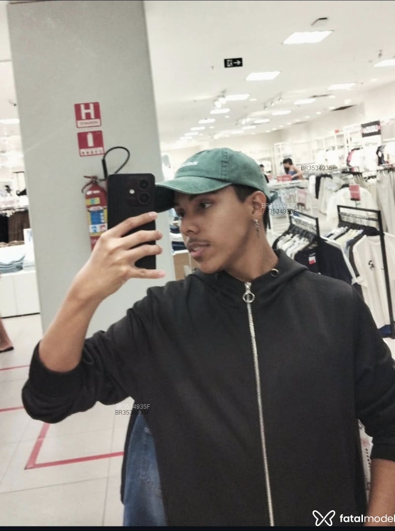 Acompanhante Pedro - Feed