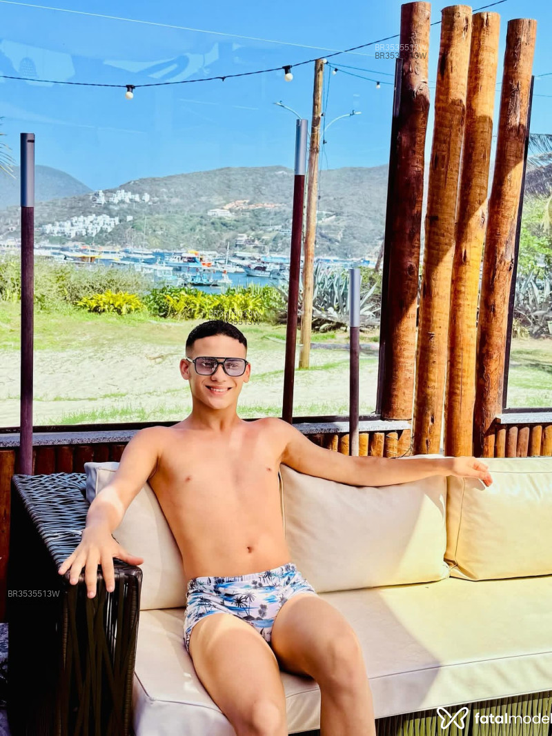 Acompanhante Riquelme - Feed