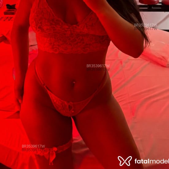 Acompanhante Melanie - Feed