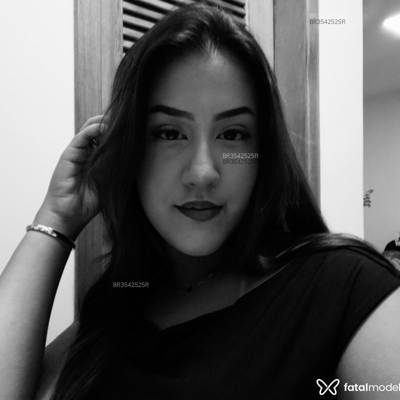 Acompanhante Mia Ferrari - Feed