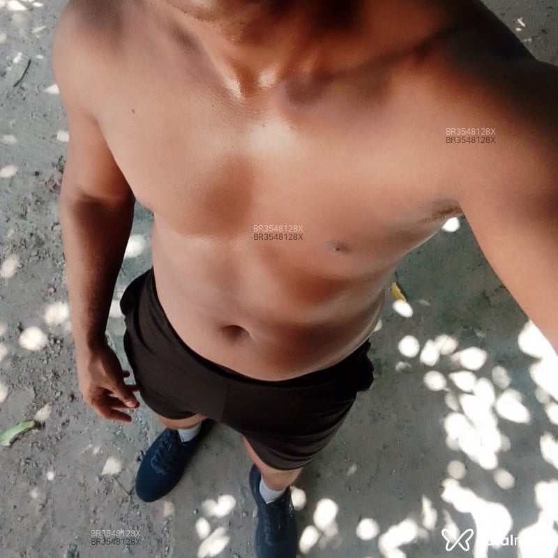 Acompanhante Gutto Black - Feed