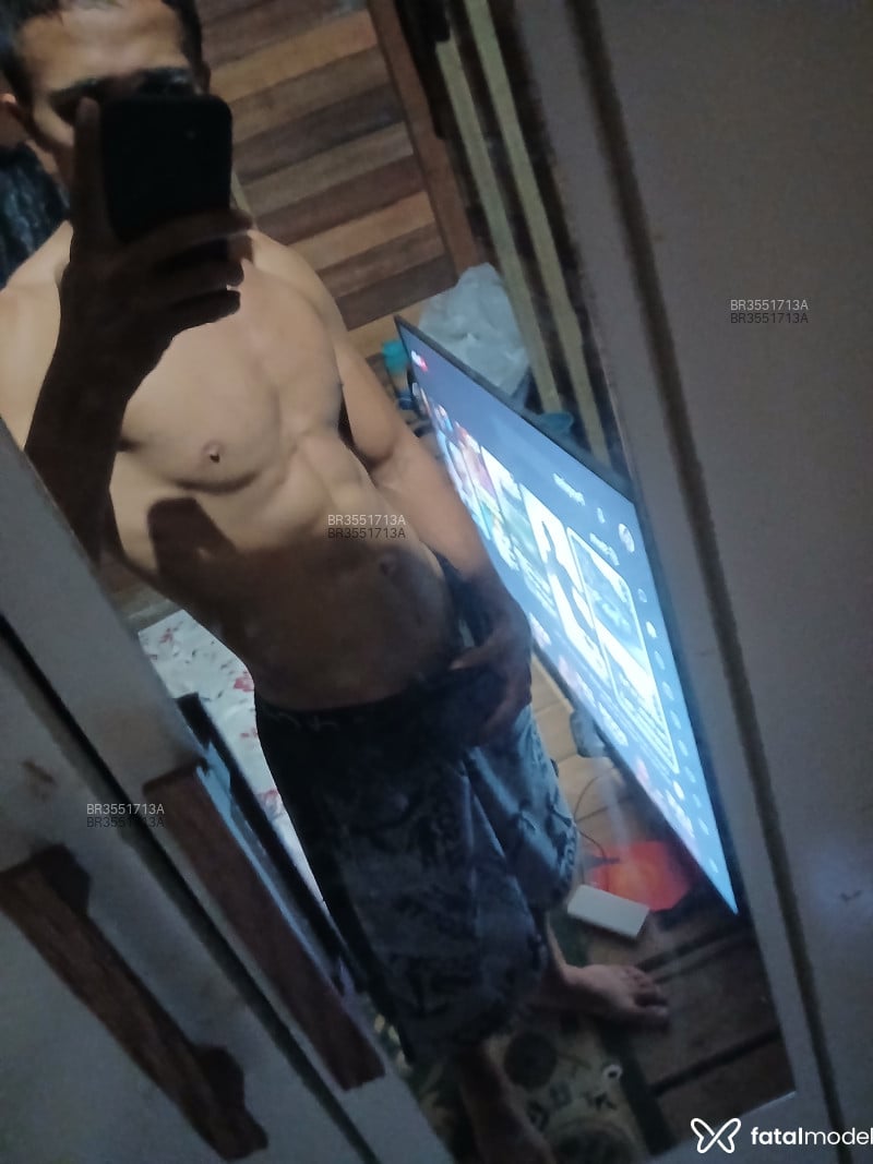 Acompanhante Vitor - Feed