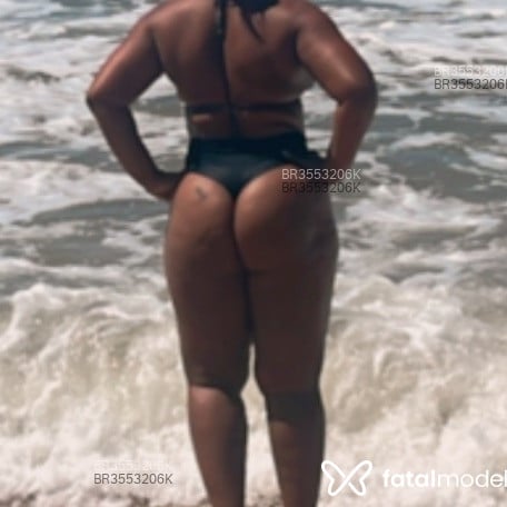 Acompanhante Preta - Feed