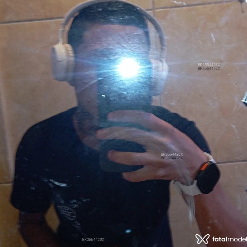 Acompanhante Victor - Feed