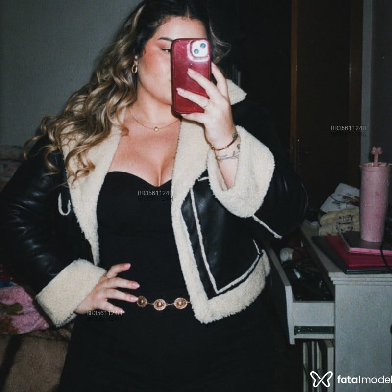 Acompanhante Karolcolorada - Feed