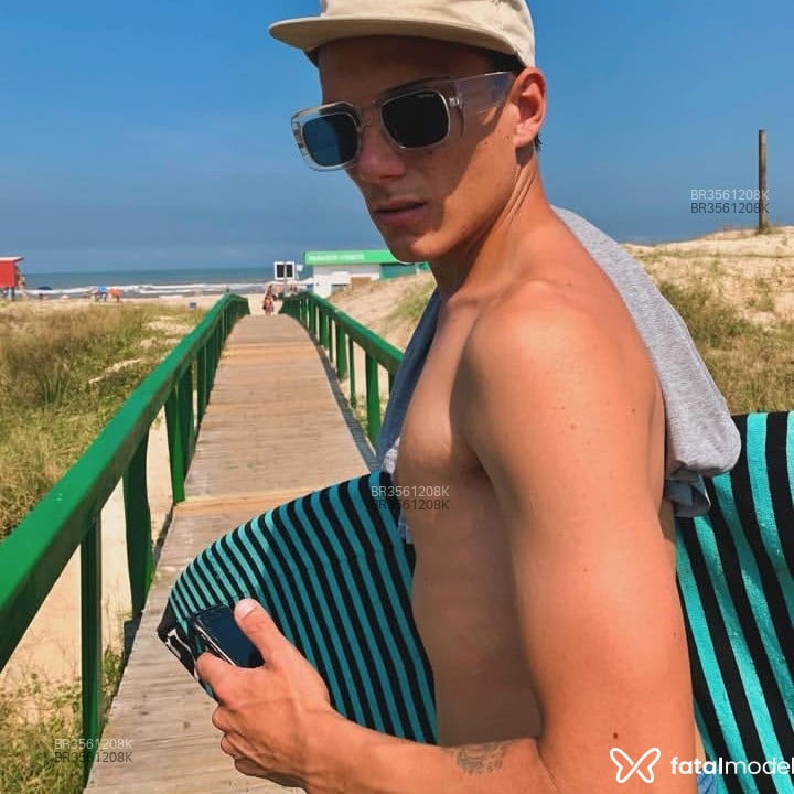 Acompanhante Valentin - Feed