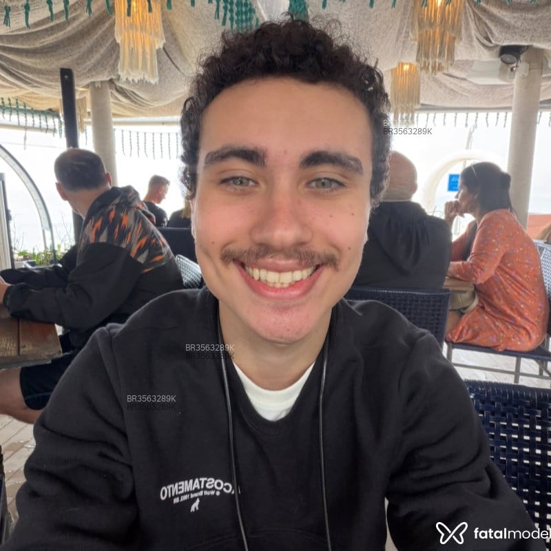 Acompanhante Oliver - Feed