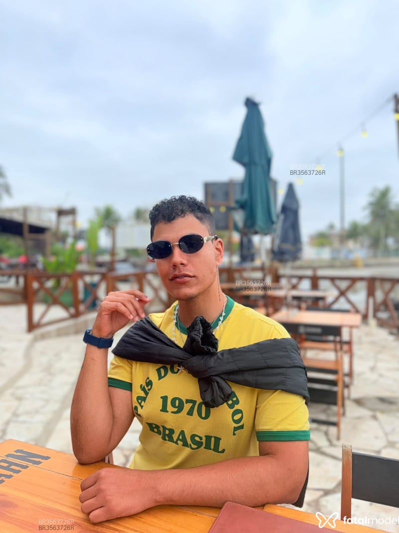 Acompanhante Lucas - Feed