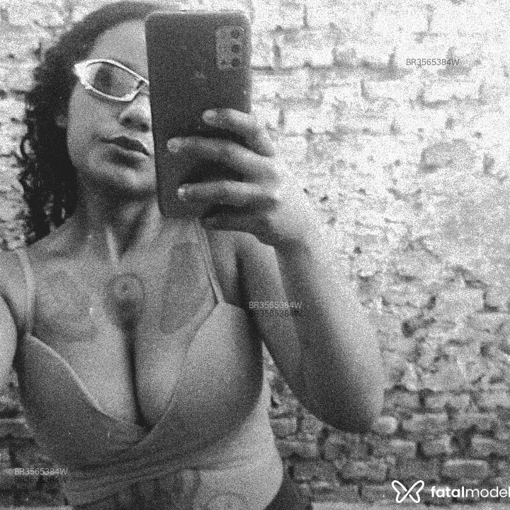 Acompanhante Pretarara - Feed
