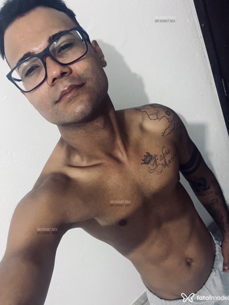 Acompanhante Henrique - Feed
