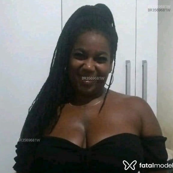 Acompanhante Simone - Feed