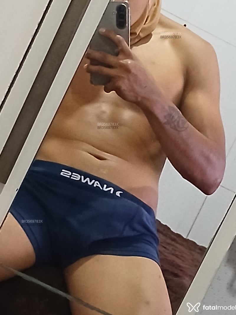 Acompanhante Maikol - Feed