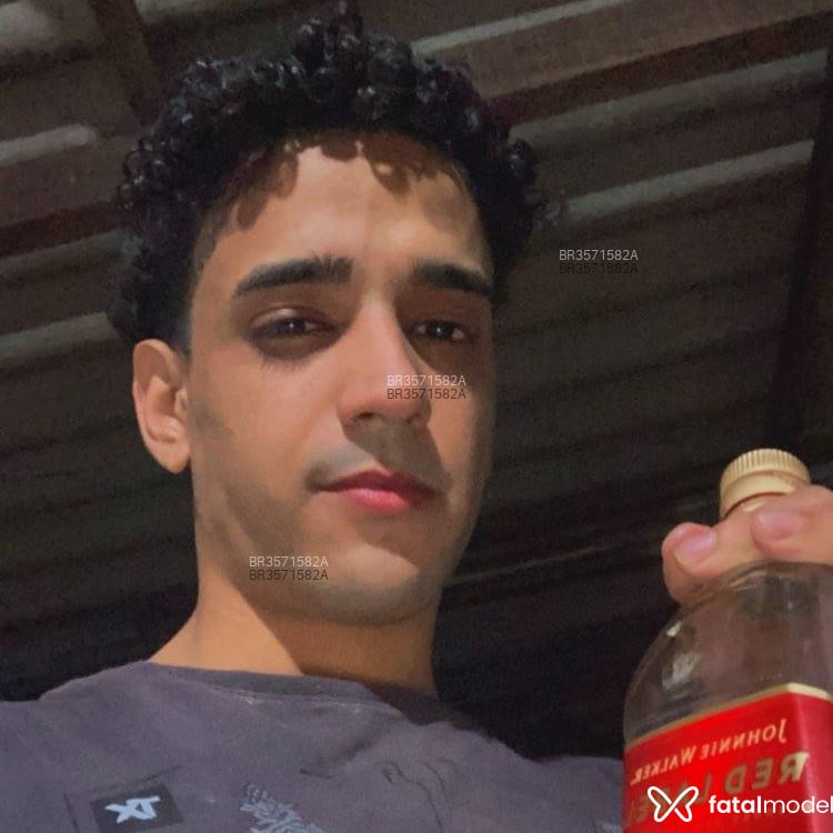 Acompanhante Pretinho - Feed