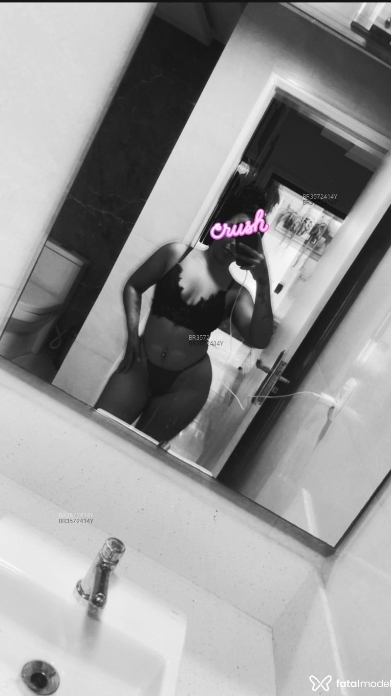 Acompanhante Morena - Feed