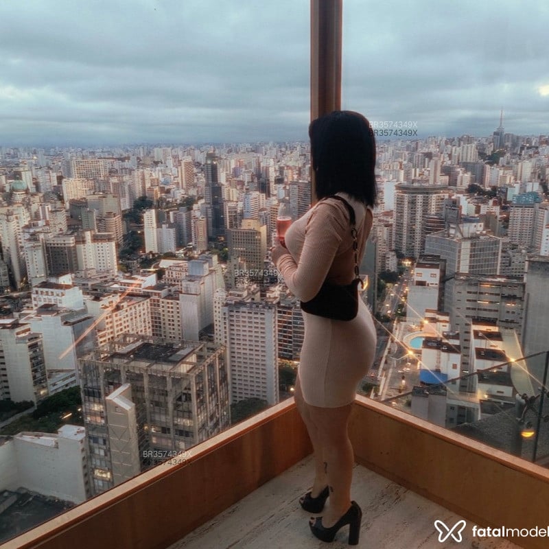 Acompanhante Déby Araújo - Feed