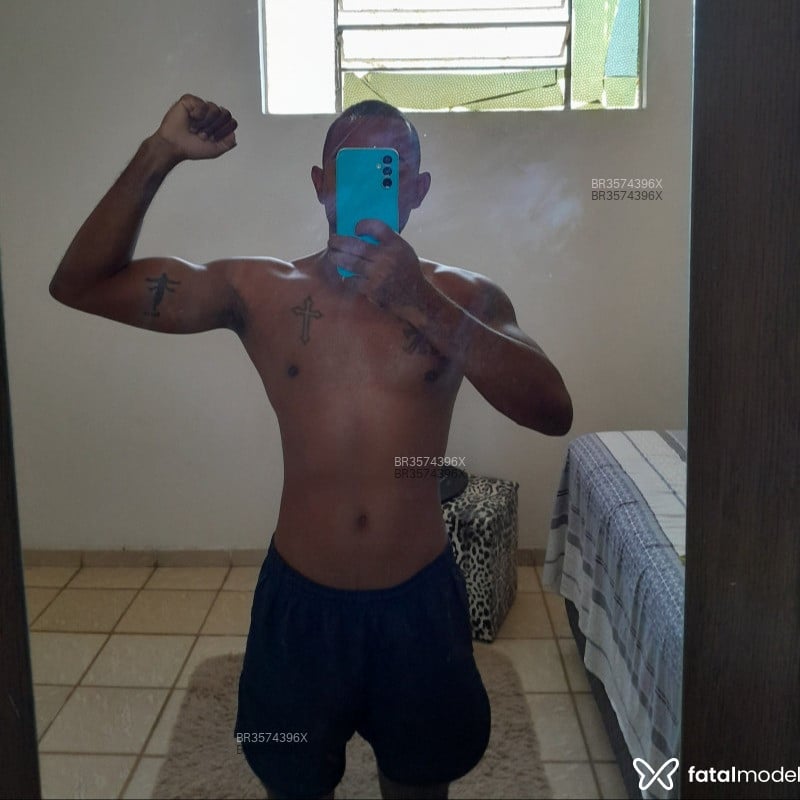 Acompanhante Pretinho - Feed