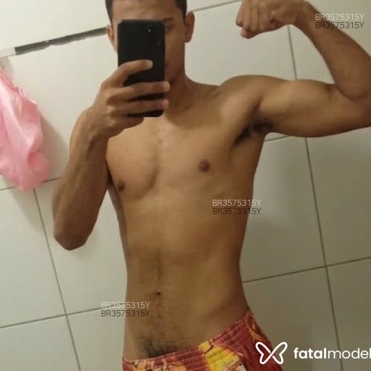 Acompanhante Pretinho - Feed