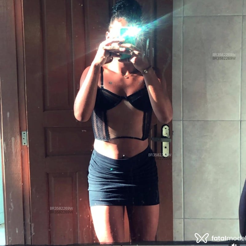 Acompanhante Estrella - Feed