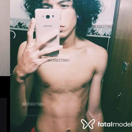 Acompanhante Henrique - Feed
