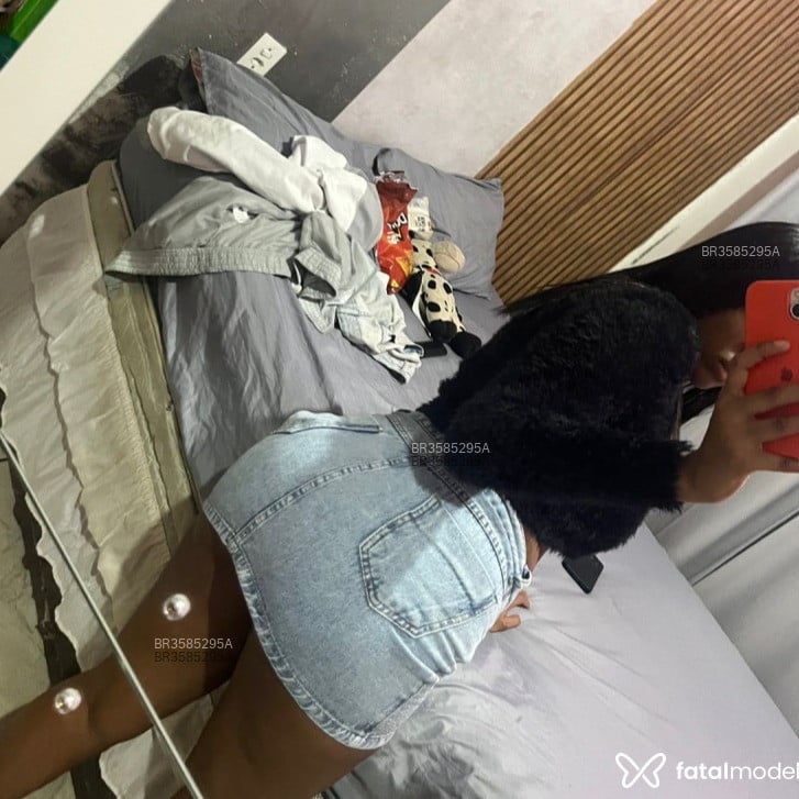 Acompanhante Lays - Feed