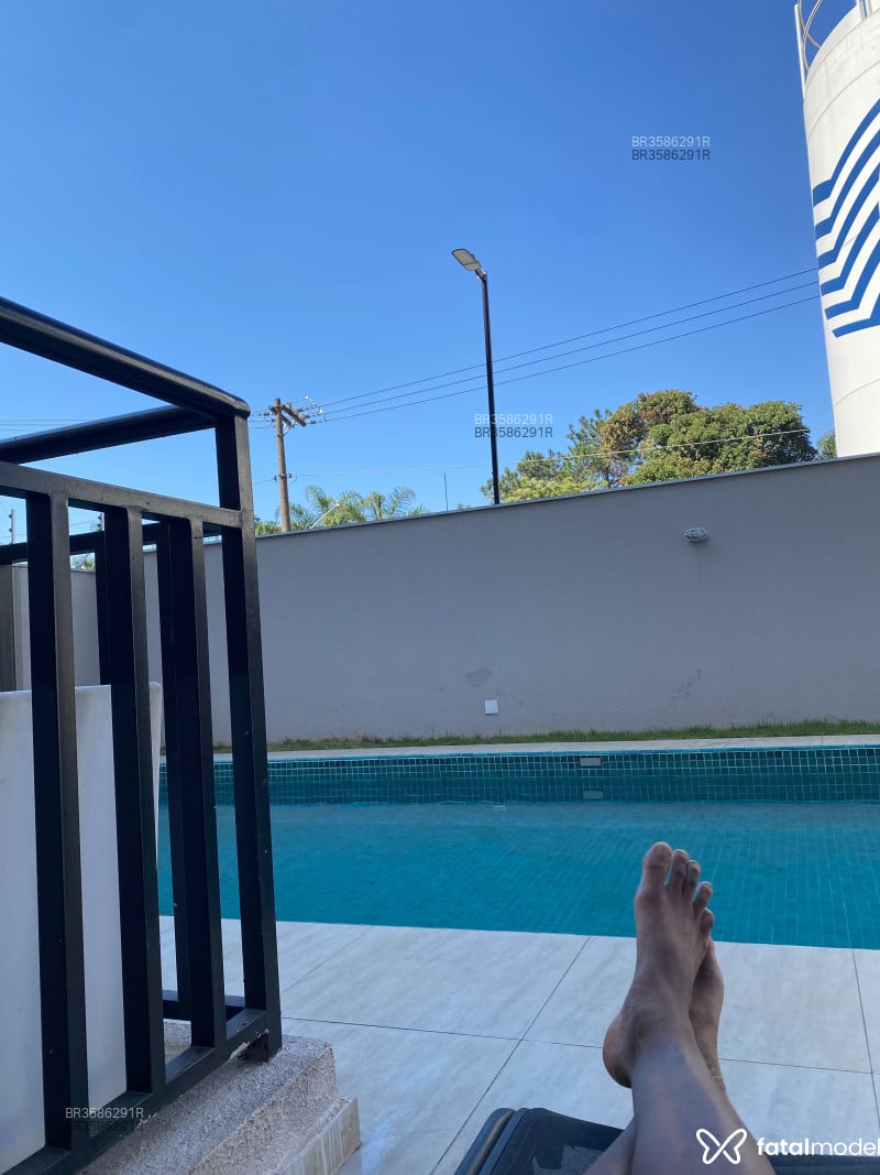 Acompanhante Pretinho - Feed