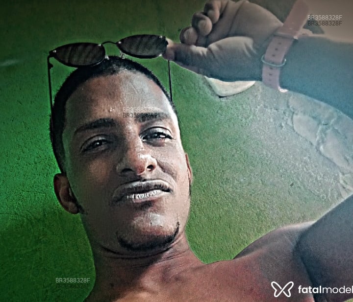 Acompanhante Wayne - Feed