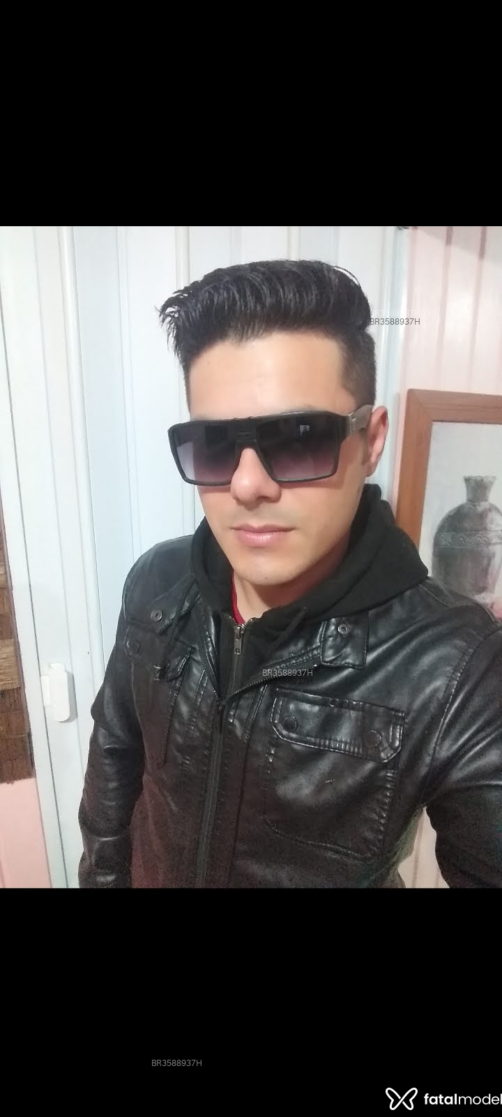 Acompanhante Tiago - Feed