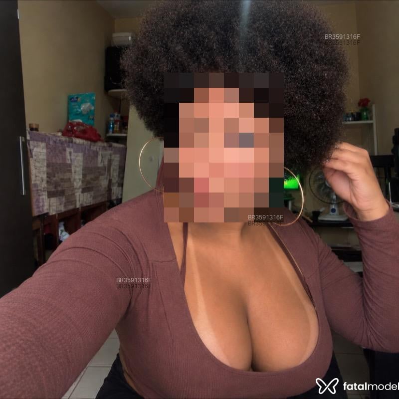 Acompanhante Preta - Feed