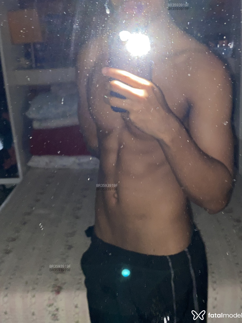 Acompanhante Vitor Bival - Feed