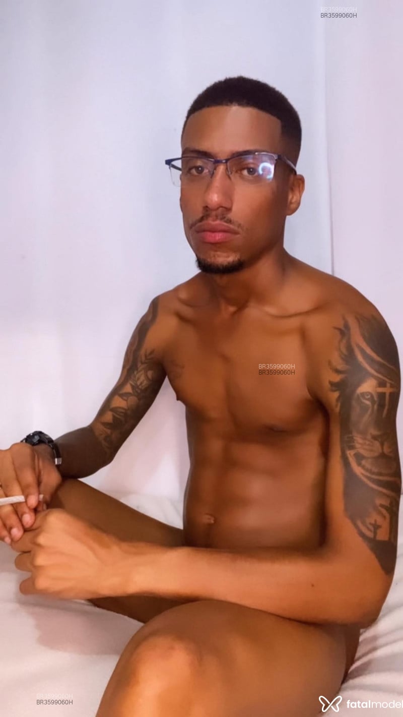 Acompanhante Wallace - Feed