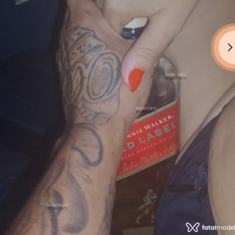 Acompanhante Drakezin - Feed