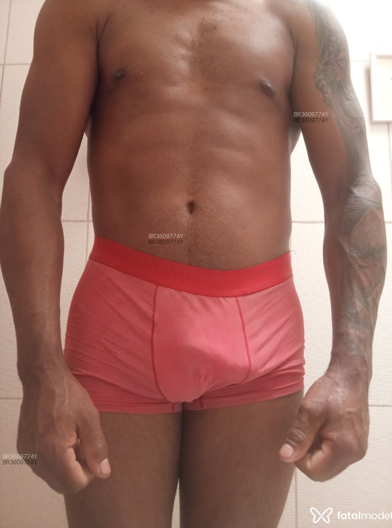 Acompanhante Negro - Feed