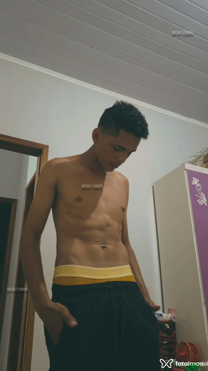 Acompanhante Pretinho - Feed