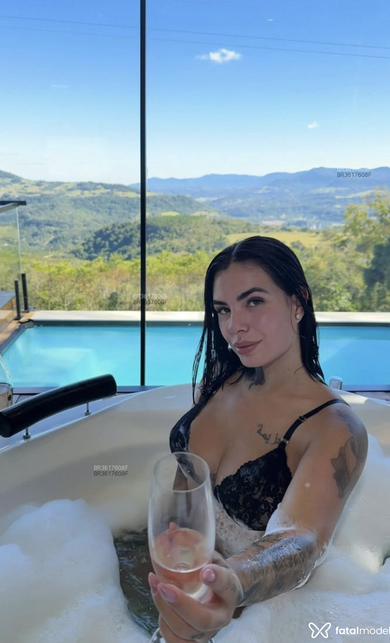Acompanhante Larissa Guedes - Feed