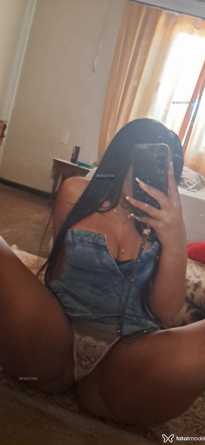Acompanhante Morena - Feed