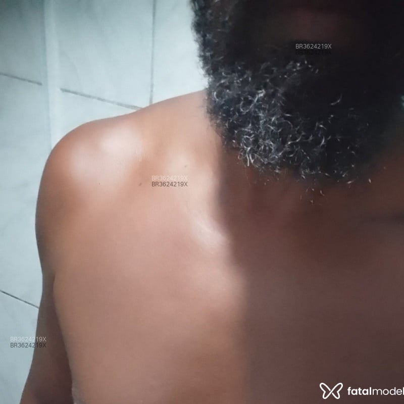 Acompanhante Pretão - Feed