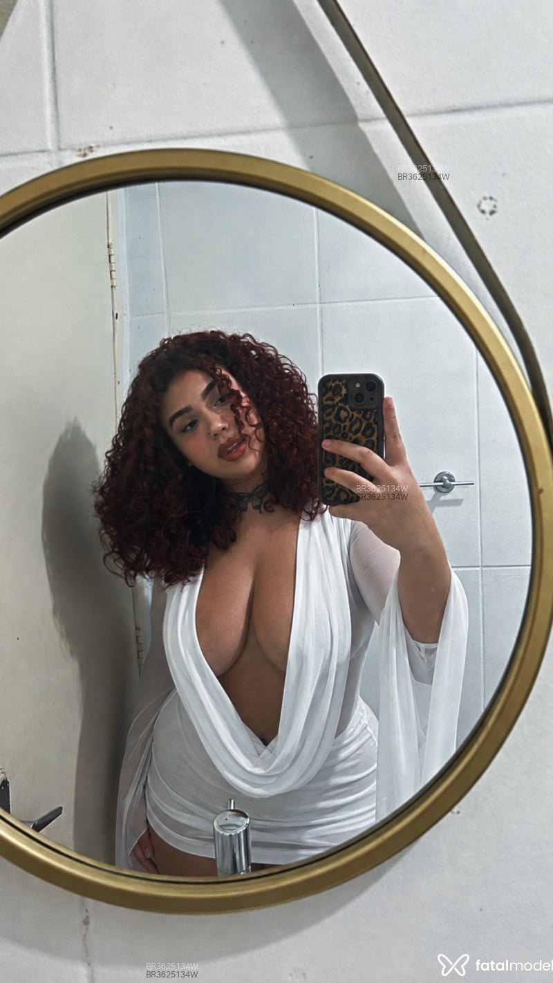 Acompanhante Lavínia - Feed