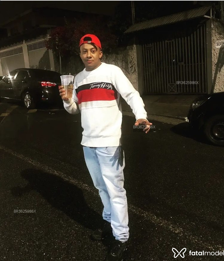 Acompanhante Coutinho - Feed