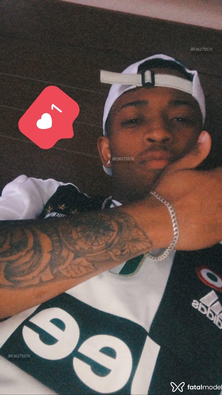 Acompanhante Pretao - Feed