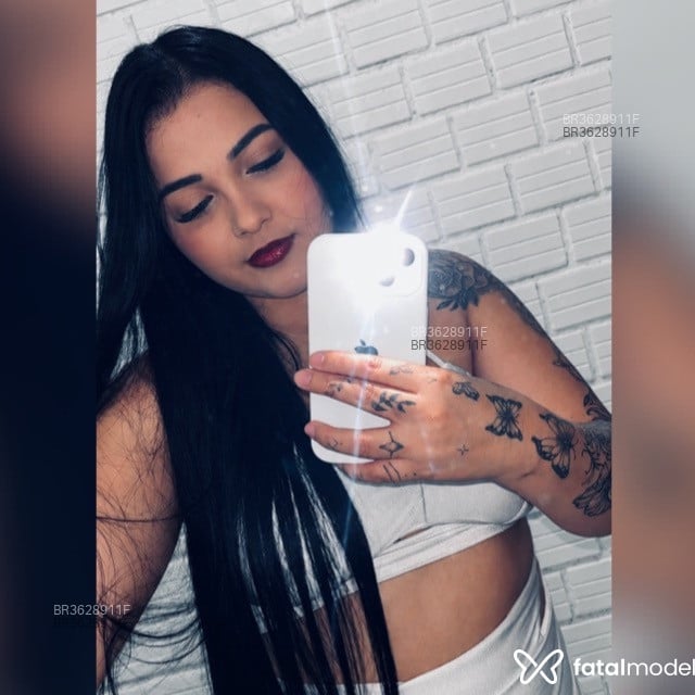 Acompanhante Mavie - Feed