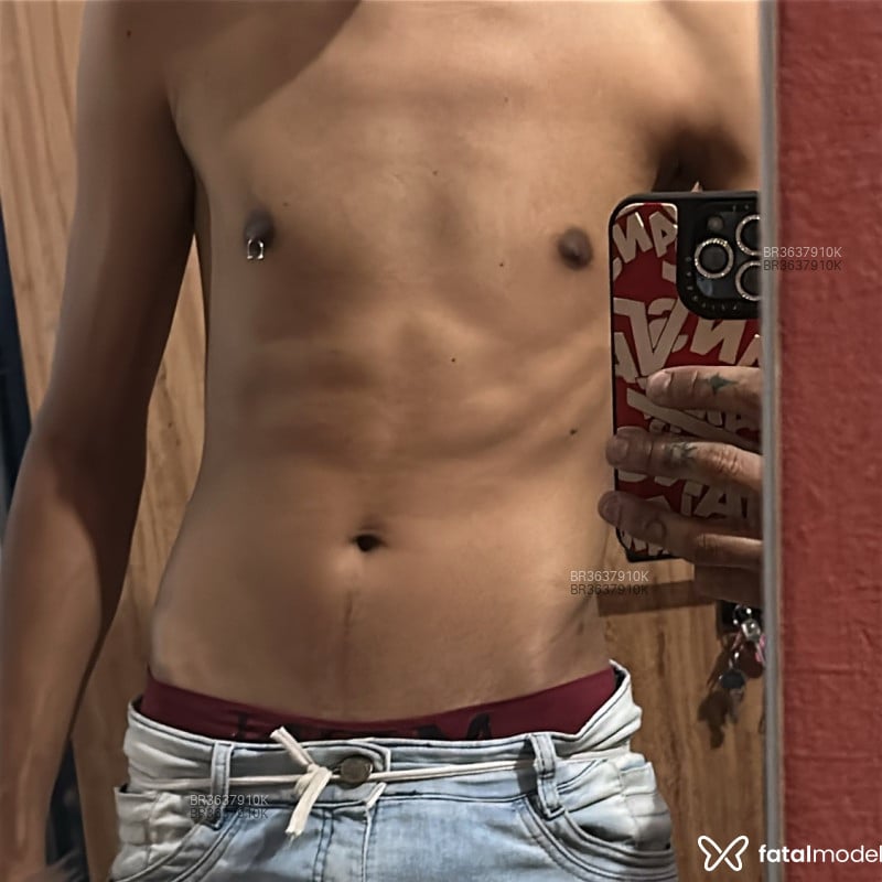 Acompanhante Henrique - Feed