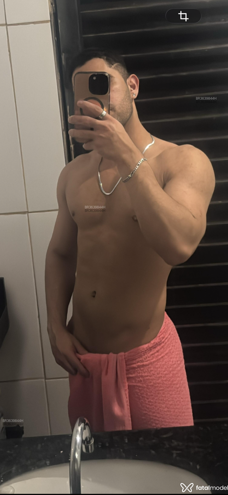 Acompanhante Lucas - Feed