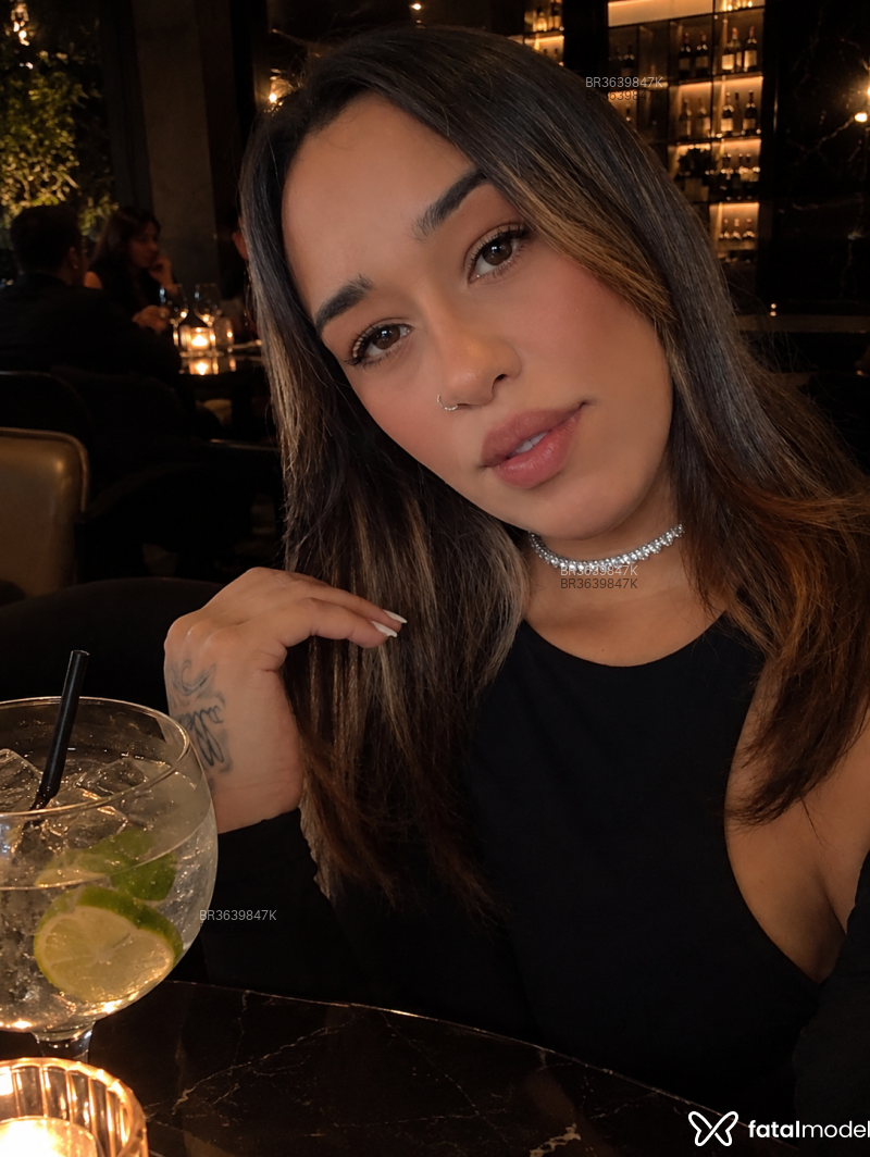 Acompanhante Sophie - Feed