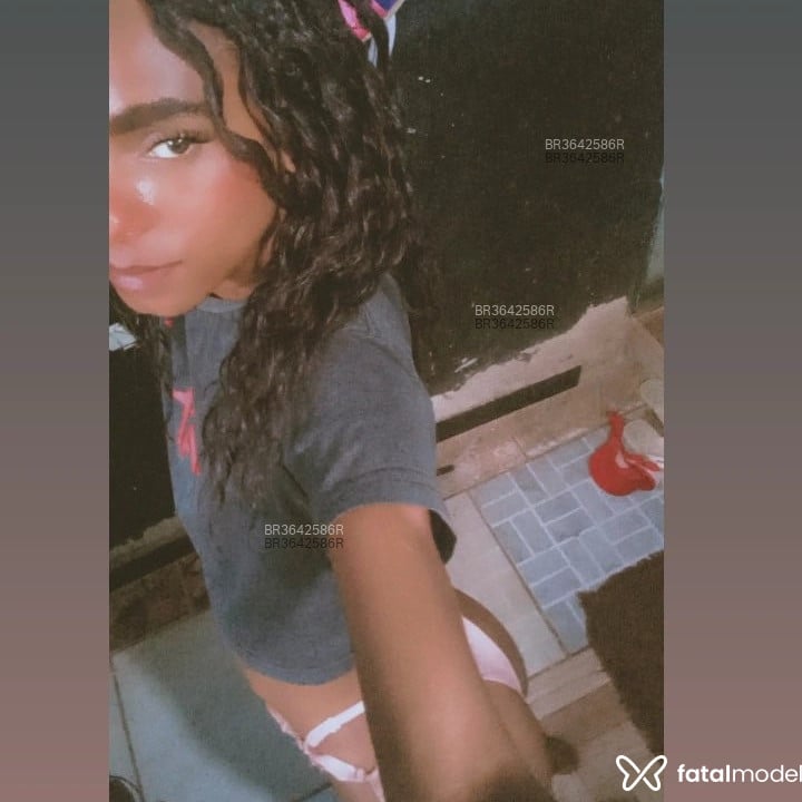 Acompanhante Indiazinhagulosa - Feed