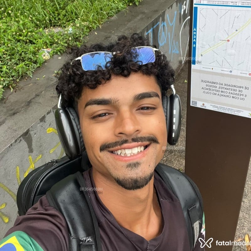 Acompanhante Douglas - Feed