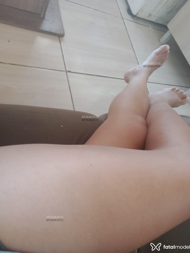 Acompanhante Alinee - Feed