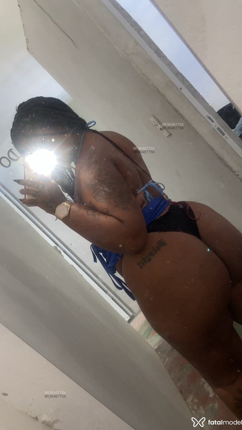 Acompanhante Morena - Feed
