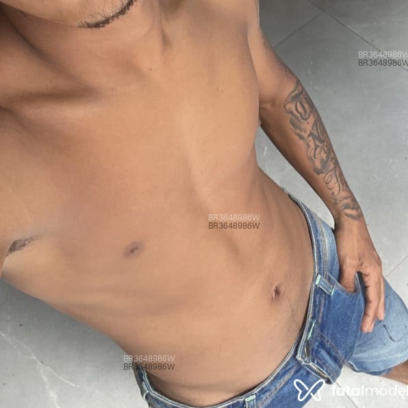 Acompanhante Pretiho - Feed