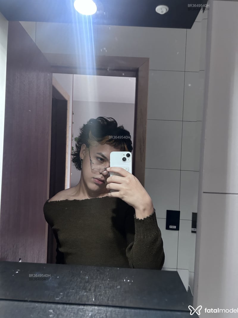 Acompanhante Chrys - Feed
